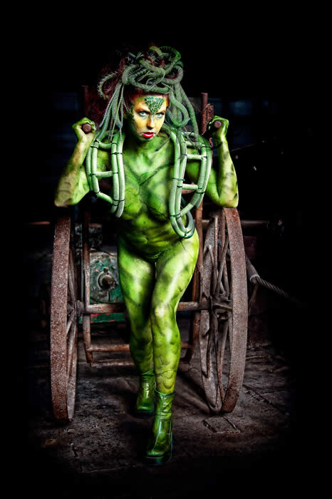 Bodypainting in der Kulisse des Industriemuseums